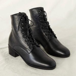 Christy Dawn The Dawn Boot in Noir Leather Size 7